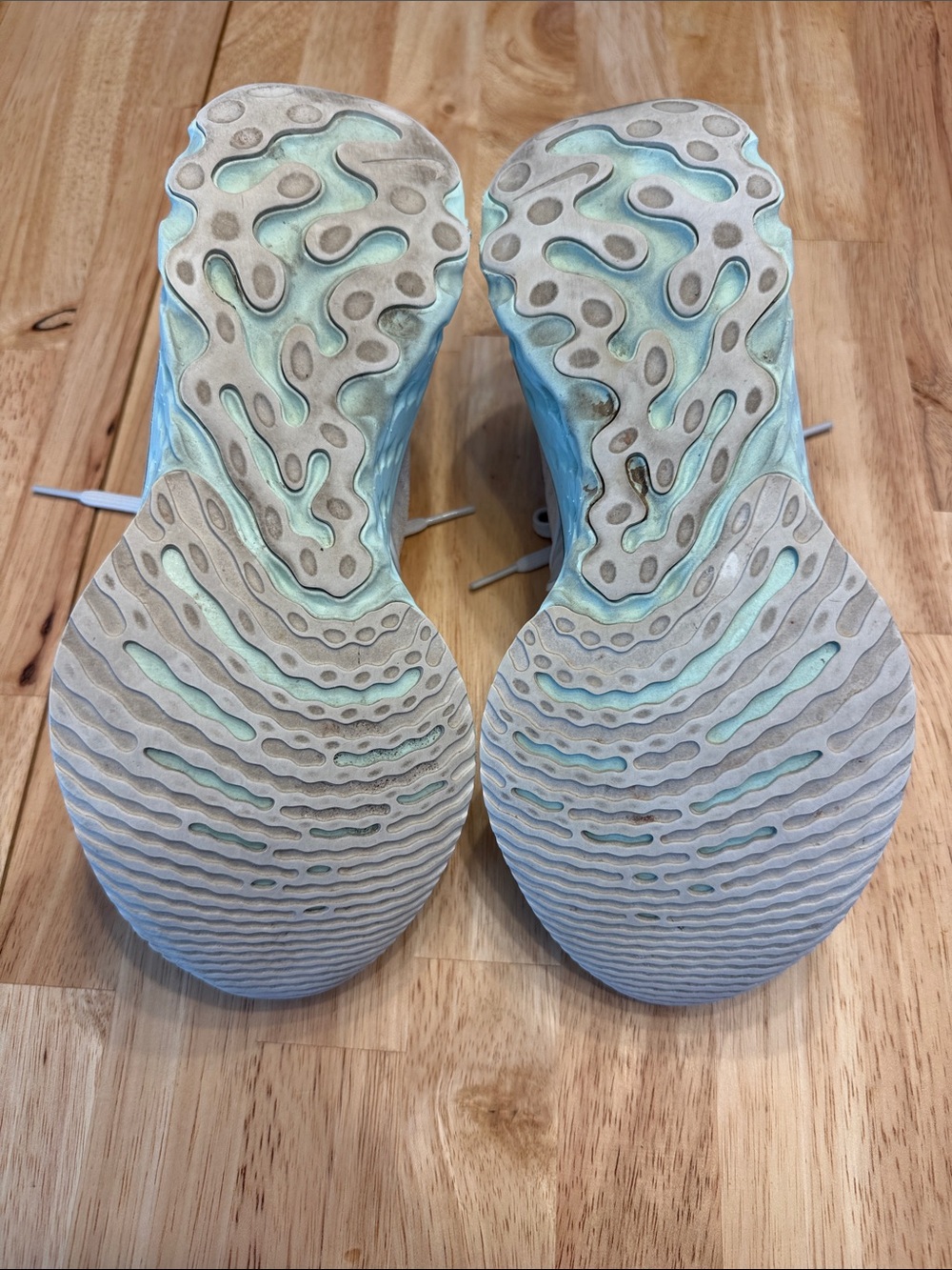 Nike Women's React Infinity flyknit 2- Sz 8.5 - Picture 5 of 8